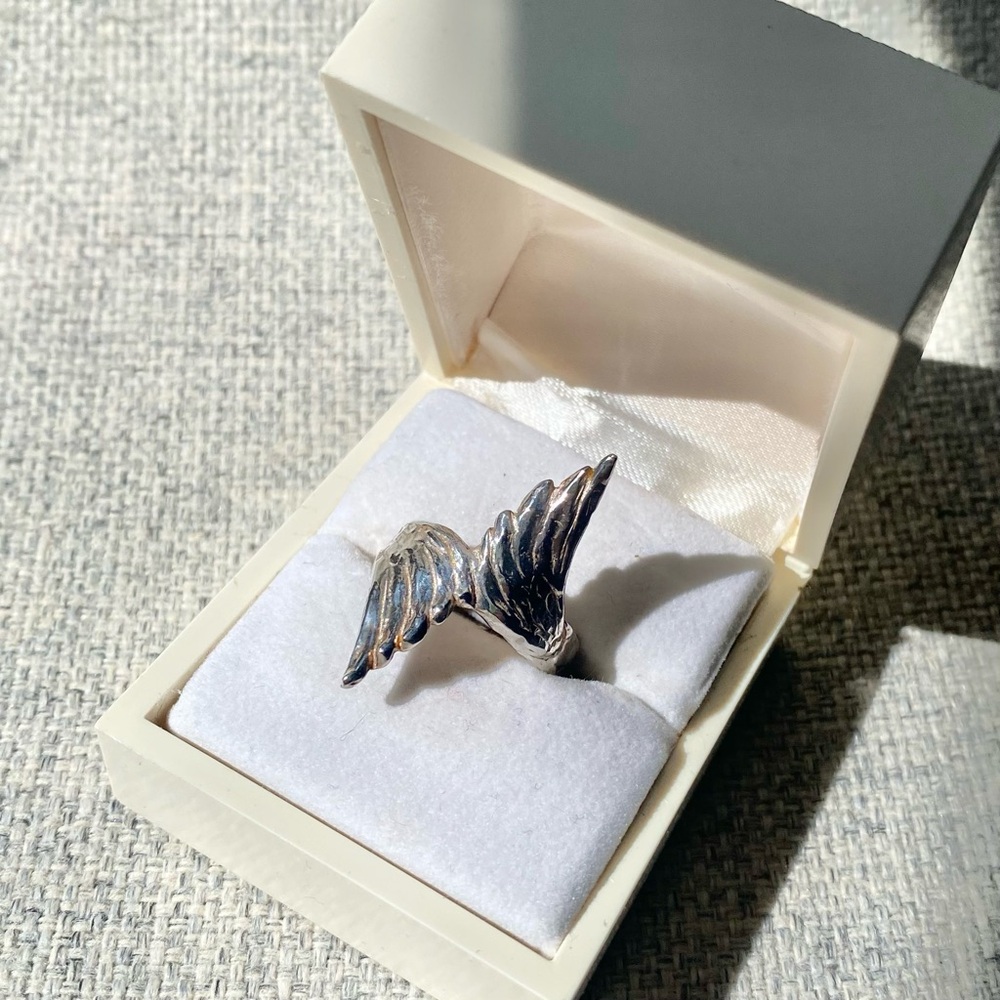 Unique Vintage Artisan Made Silver Wings Ring - Size 7